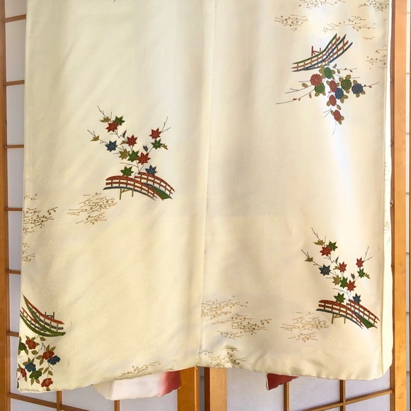 Vintage Silk Cropped Kimono Jacket Robe in Cream - Picture 8 of 13